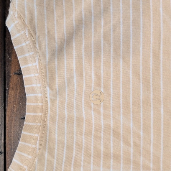 Lululemon Love Crew Tee - Picture 7 of 7